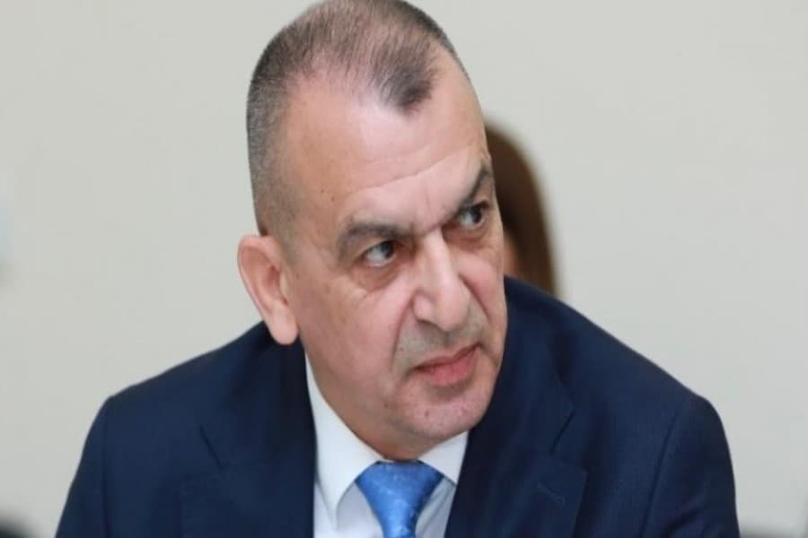 Sabiq deputatdan ŞOK Ayvazovski DETALI: Osmanlı sultanlarının verdiyi ordenləri itin boynundan asıb