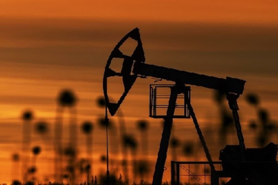 Venesueladakı hadisələrdən sonra neftin qiyməti düşür və Brent markalı neftin qiyməti 60,5 dollara satılır