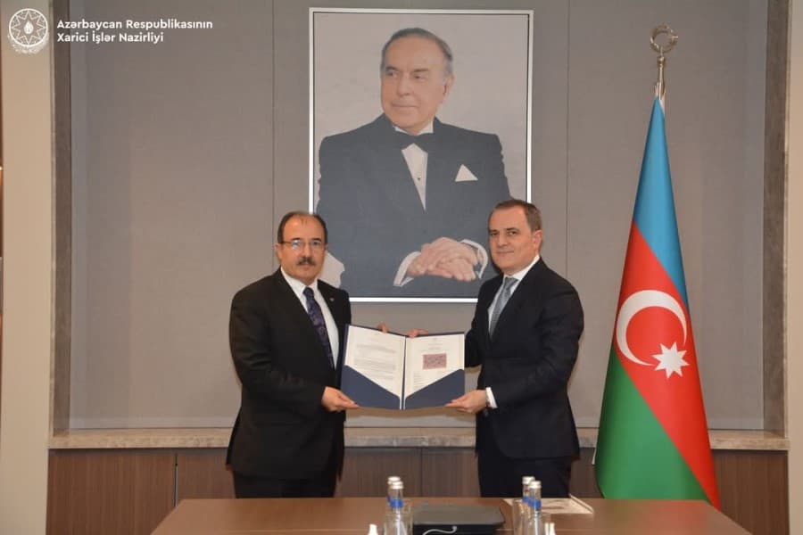 Ceyhun Bayramov Cahit Bağcı ilə görüşüb