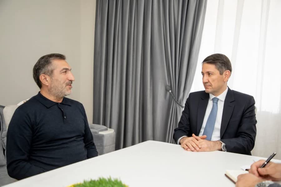 Nazir müavini Anar Kərimov şəhid Rəşad Zeynallının ailəsini ziyarət edib