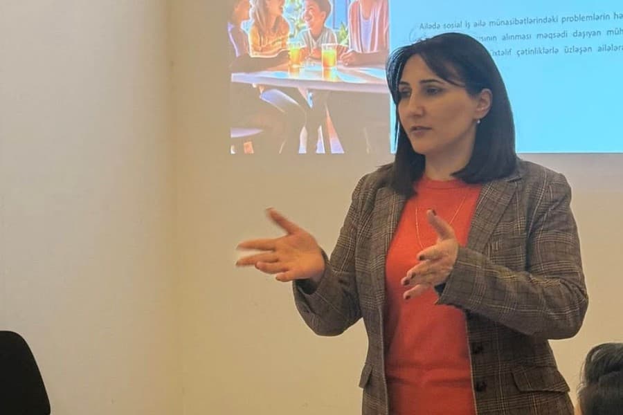 Uşaqlara qarşı zorakılığın qarşısının alınması məqsədilə sosial işçilər üçün təlim keçirilib - FOTOLAR