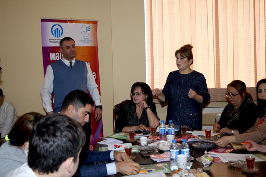 “Məişət zorakılığına qarşı birlikdə mübarizə aparaq!” adlı layihə çərçivəsində növbəti müzakirə keçirilib - FOTO