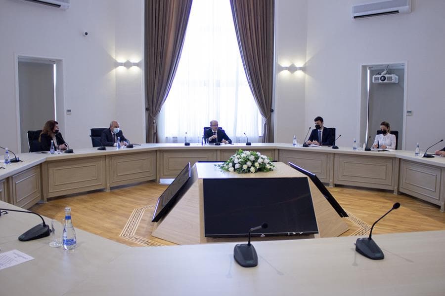 Minister of Energy meets with members of the Public Council