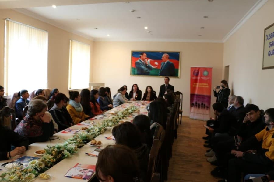 “Demokratik Cəmiyyət və Qadın Hüquqlarının Müdafiəsi” İB-i Qusar Gənclər Evində tədbir keçirib
