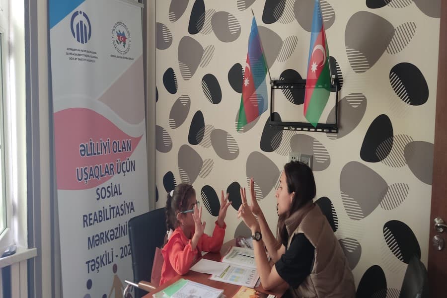 “Sosial Dayaq” əlilliyi olan uşaqlar üçün sosial reabiltasiya təşkil edir - FOTO