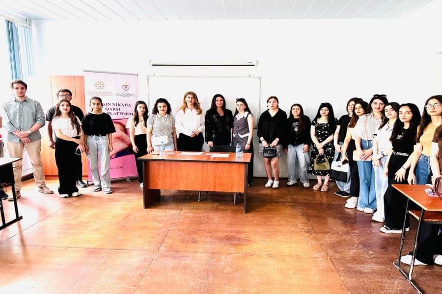 “Erkən Nikaha Qarşı Sosial Platforma” layihəsi Şəkidə tələbələrlə görüş formatında keçirildi - FOTOLAR
