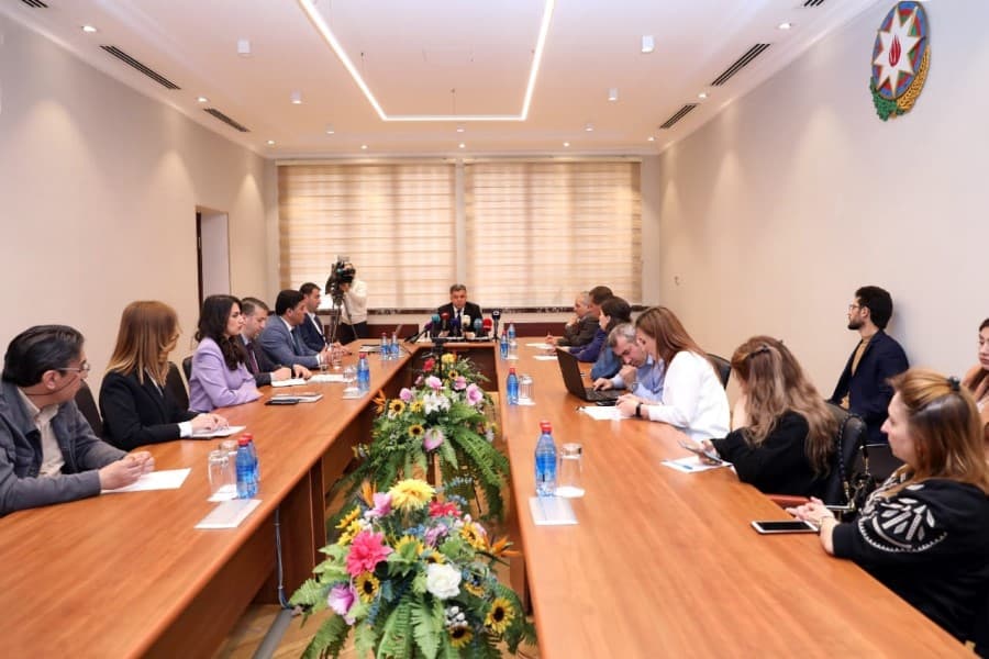 Baş direktor yanvar-aprel aylarinin hesabatini təqdim etdi - FOTOLAR