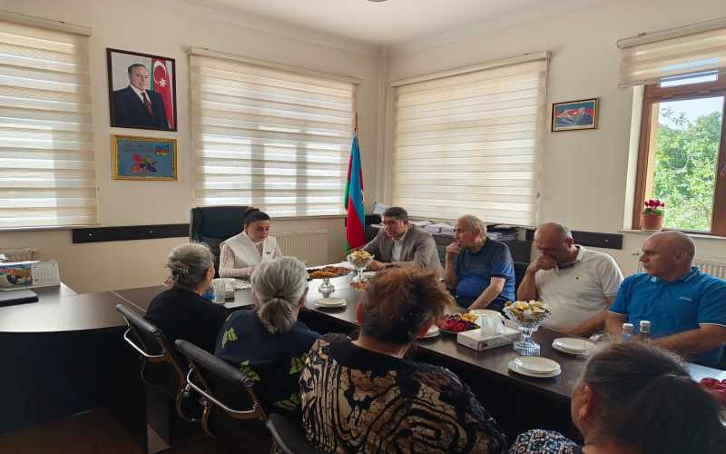 Deputat Pərvanə Vəliyeva Xətai rayonunda səyyar vətəndaş qəbulu keçirib - FOTOLAR