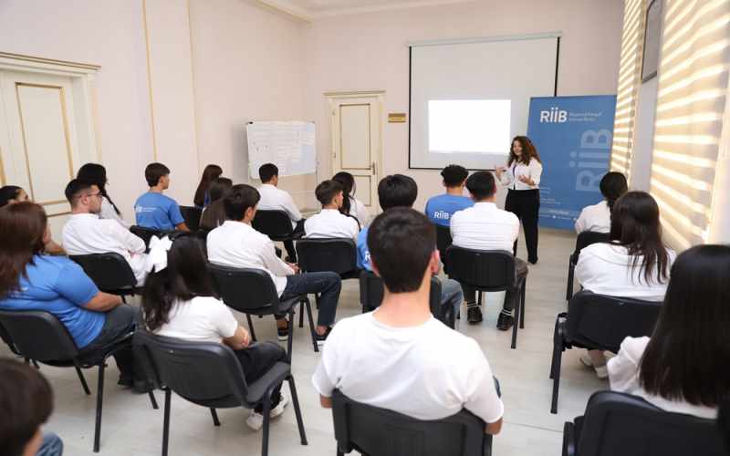 “Komanda işi və liderlik bacarıqları” mövzusunda silsilə təlimlər keçirilir - FOTOLAR