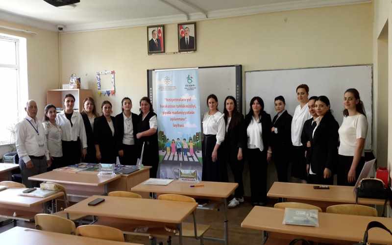 “Yeniyetmələrə yol hərəkətinin təhlükəsizliyi, piyada mədəniyyətinin aşılanması” layihəsinin təqdimatı keçirilib - FOTOLAR