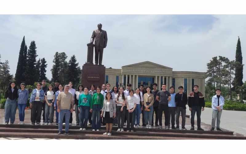 Heydər Əliyev Mərkəzinə ekskursiya təşkil edilib - FOTOLAR