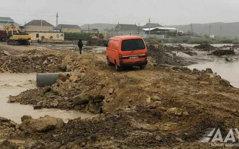 Biləsuvarda sel fəlakəti: milli fəallar yardıma başladı