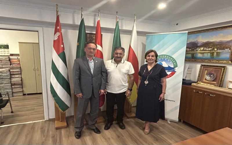 QHT sədri və KAFFED nümayəndələri Qafqaz xalqlarının hüquqlarının müdafiəsi və geridönüş məsələlərini müzakirə edib - FOTOLAR