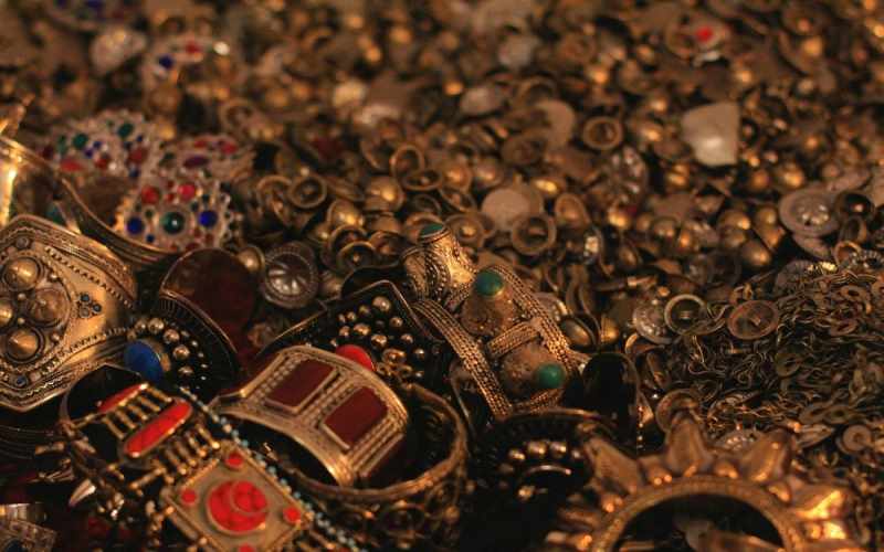 3000 illik xəzinədə kosmik metaldan hazırlanmış unikal əşyalar aşkar edilib