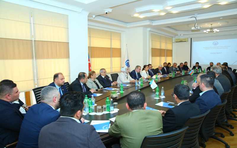 Türkman vətəndaş cəmiyyəti təmsilçiləri ilə QHT Agentliyində görüş keçirilib - FOTOLAR