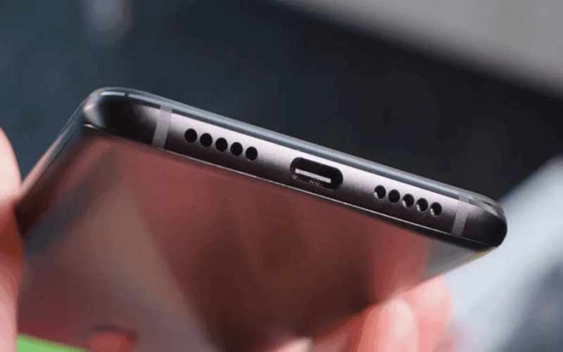 Evdə smartfonun dinamiklərini necə tez təmizləmək olar?