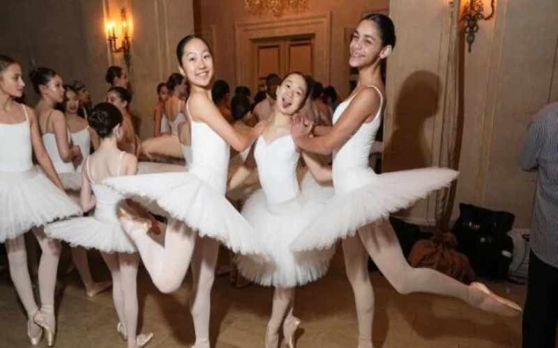 353 balerina rəqs edərək yeni dünya rekordu vurub - VIDEO 