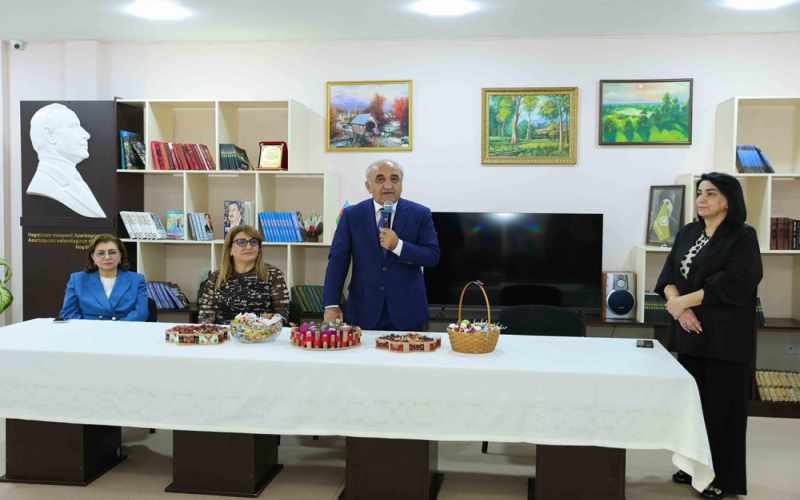 UNEC müəllim və tələbələri 