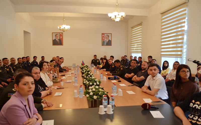 Müdafiə Nazirliyində media və QHT nümayəndələri ilə görüş keçirilib