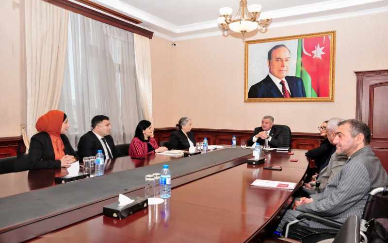 Abdin Fərzəliyev Abşeron RİH yanında İctimai Şuranın üzvləri ilə görüşüb - FOTOLAR