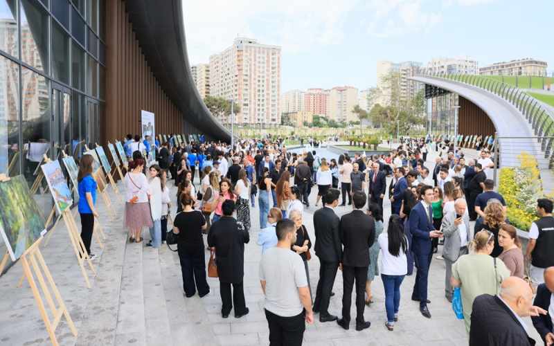 QHT-nin təşkilatşılığı ilə “Yeni park gənc rəssamların gözü ilə” adlanan sərgi keçirilib - FOTOLAR