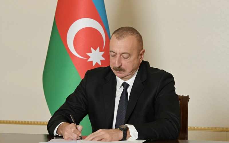 İlham Əliyev QHT-lərlə bağlı qanuna edilən dəyişikliyi təsdiqlədi