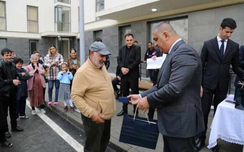 Füzuliyə daha 25 ailə yola salındı