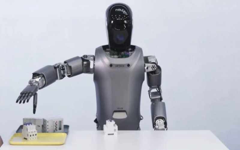İnsanabənzər robot danışmağı, düşünməyi və əmrləri yerinə yetirməyi öyrəndi - VİDEO