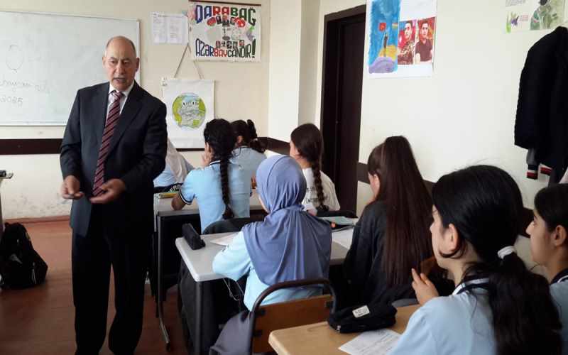 30 şagird yol hərəkəti təhlükəsizliyi mövzusunda sorğuda iştirak etdi - FOTOLAR
