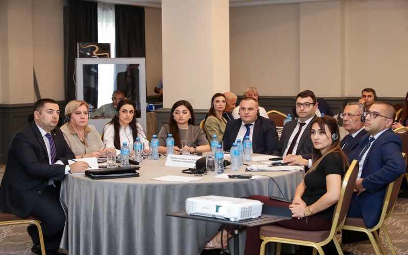 “Əməyin təhlükəsizliyi və gigiyenası sahəsində fundamental konvensiyaların və Beynəlxalq Əmək Təşkilatının digər nəzarət mexanizmlərinin tətbiqi” mövzusunda seminar keçirilir - FOTOLAR