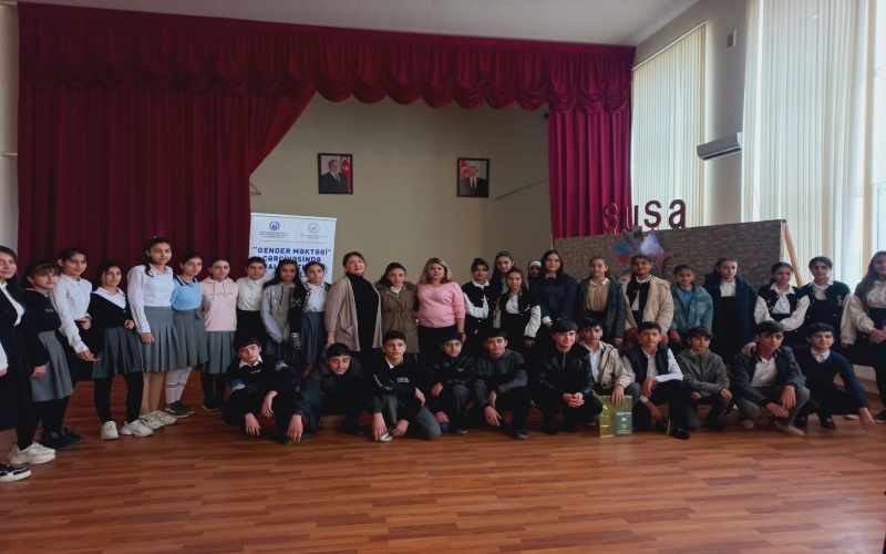 Gəncə Regional Qadın Mərkəzi “Gender məktəbi” layihəsi çərçivəsində növbəti tədbiri keçirib - FOTO