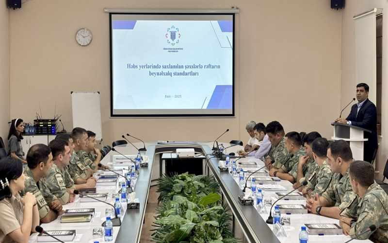 Müdafiə Nazirliyinin əməkdaşlarına maarifləndirici təlim təşkil olunub - FOTOLAR