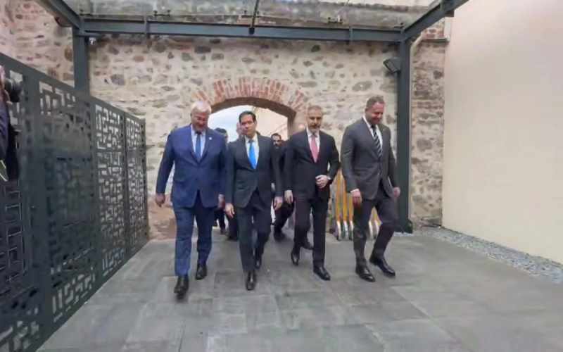 İstanbulda Ukrayna, ABŞ və Türkiyə arasında danışıqlar başa çatıb