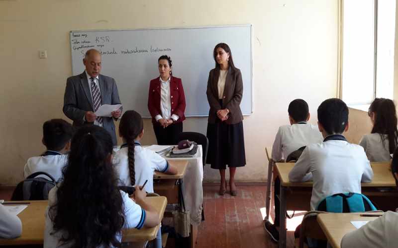 Maştağada şagirdlər arasında yol hərəkəti təhlükəsizliyi ilə bağlı sorğu keçirildi - FOTOLAR