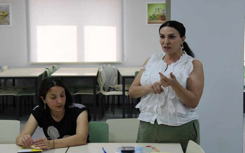 “Qadınlar üçün sahibkarlıq və peşə təlimlərinin təşkili” layihəsinin beşinci təlimi keçirilib - FOTOLAR