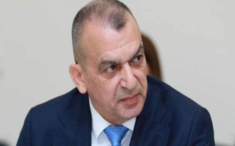 Sabiq deputatdan ŞOK Ayvazovski DETALI: Osmanlı sultanlarının verdiyi ordenləri itin boynundan asıb