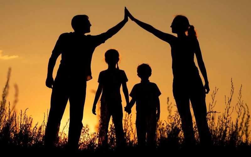 Güzəştli pensiyaya çıxmaq hüququ olan ailələrə müavinət ödənilməlidirmi? Deputatdan açıqlama