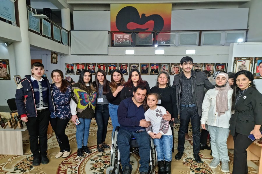 Sumqayıtda fizki məhdudiyyətli gənclər üçün “Sərhədsiz İncəsənət” adlı satış-sərgi təşkil olundu