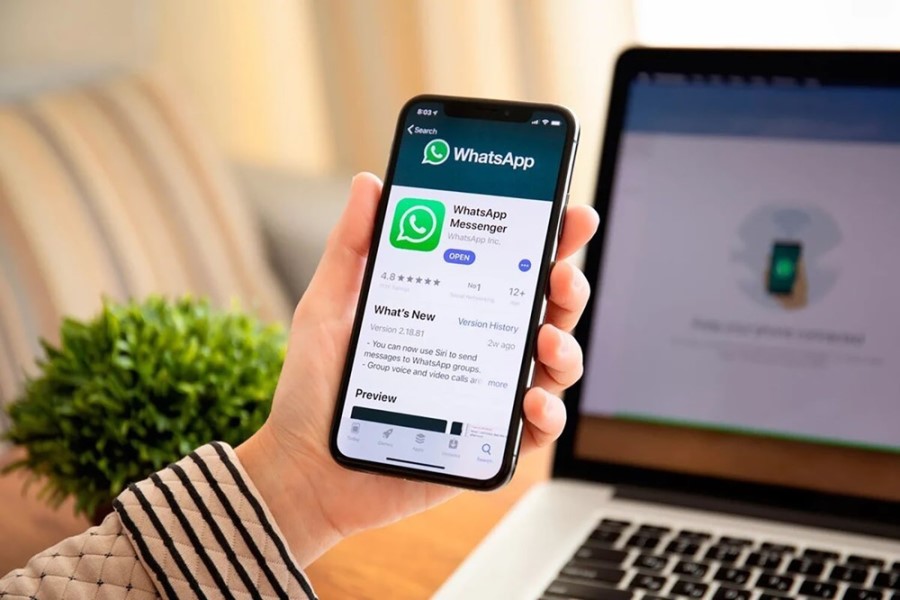 WhatsApp tərcümə funksiyasını test edir