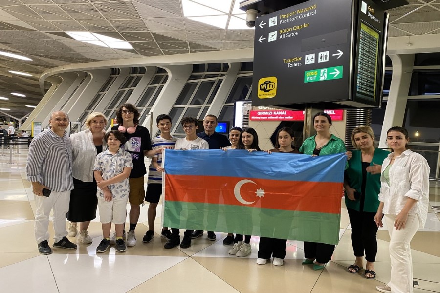 İqtisadiyyat Müsabiqəsinin qalibləri Slovakiyaya yola düşüblər - FOTO