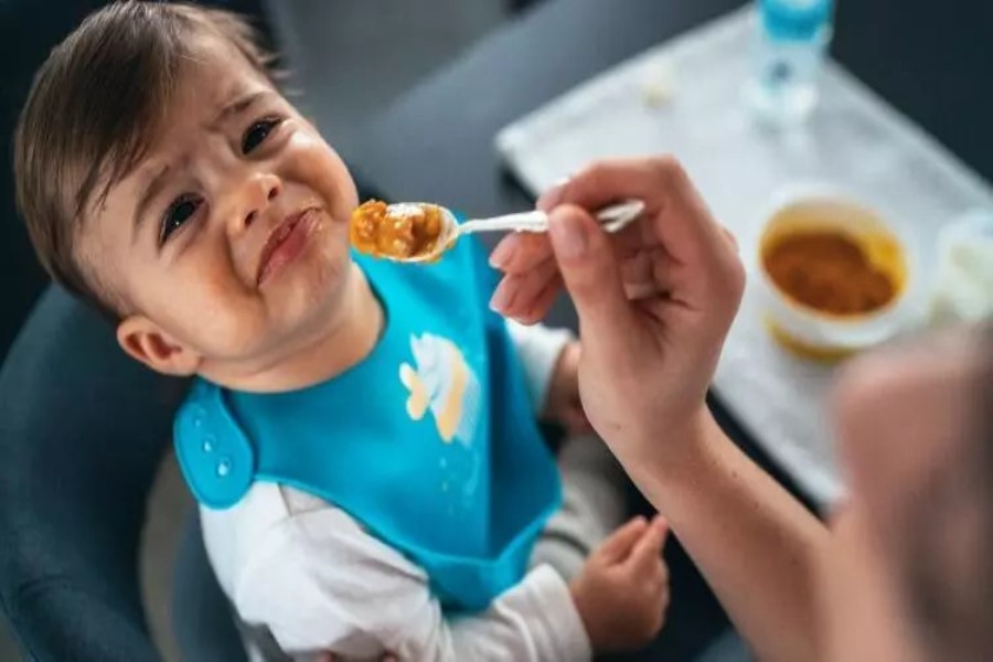 Uşaqlara yemək verərkən diqqət etməli olduğunuz məqamlar...