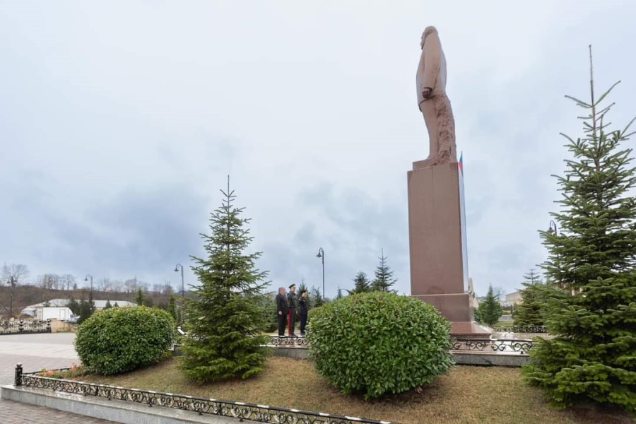 Vilayət Eyvazov vətəndaşları qəbul edib