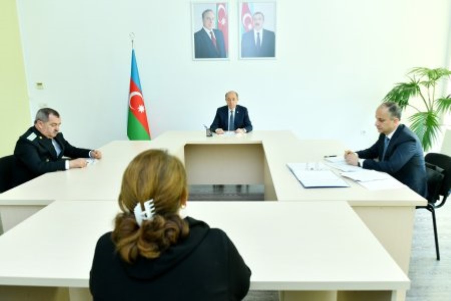 Ədliyyə naziri Sabirabadda vətəndaşları qəbul edib