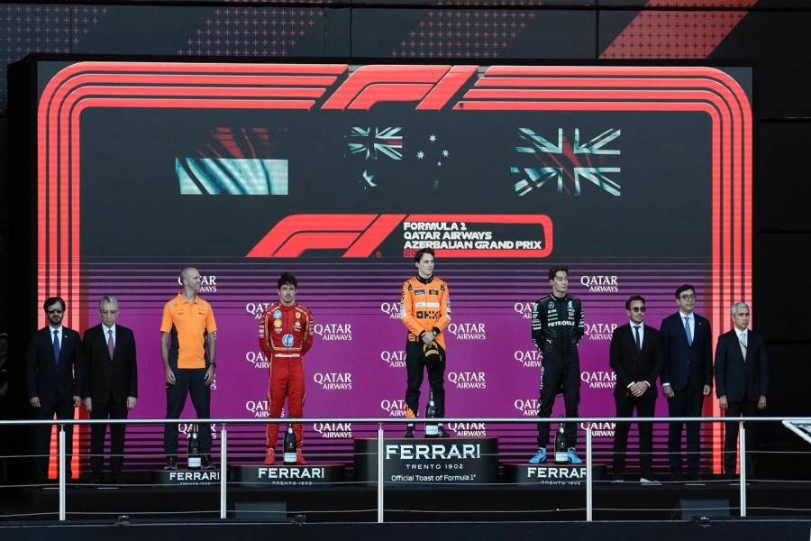 Formula 1 Azərbaycan Qran-Prisinin qalibləri mükafatlandırıldı - FOTOLAR