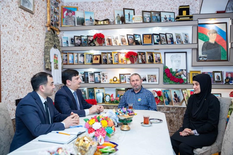 Agentlik sədri şəhid Əmir Kazımovun ailəsini ziyarət edib