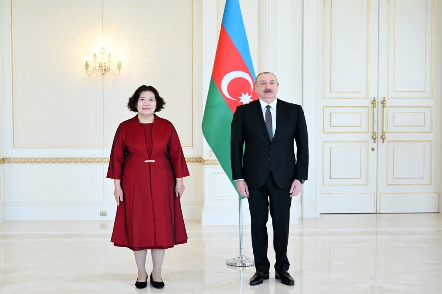 İlham Əliyev Çinin Azərbaycanda yeni təyin olunmuş səfirinin etimadnaməsini qəbul edib