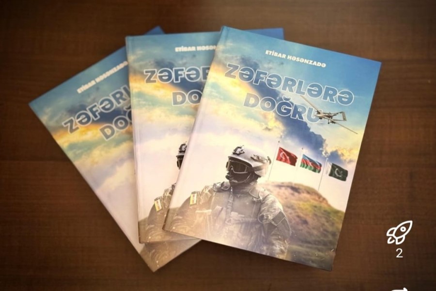 Yazar Etibar Həsənzadədən Hikmet Elitaşa dəyərli hədiyyə verilib - FOTOLAR