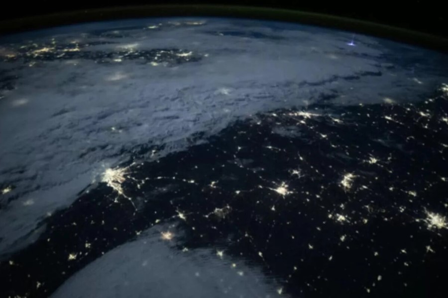 NASA "Dünyanın ən hündür ildırımının" unikal fotosunu nümayiş etdirir