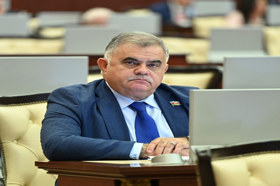 Prezident Arzu Nağıyevi təltif etdi