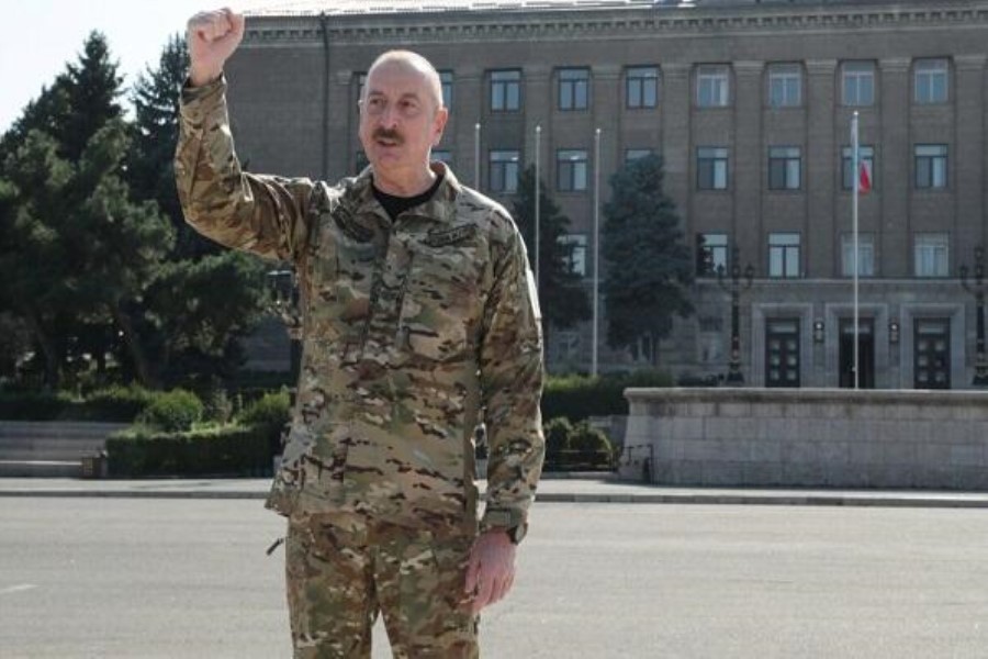 İlham Əliyev Xankəndidə paradda iştirak etdi